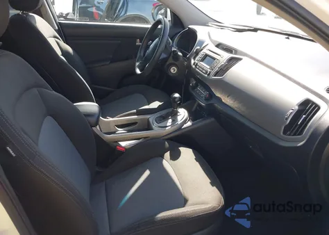 2016 Kia Sportage Lx z USA, uszkodzony, nr VIN KNDPBCAC8G7803255